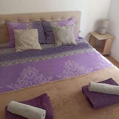 Sleep & Fly - Sarajevo Airport Apartment Eksteriør billede