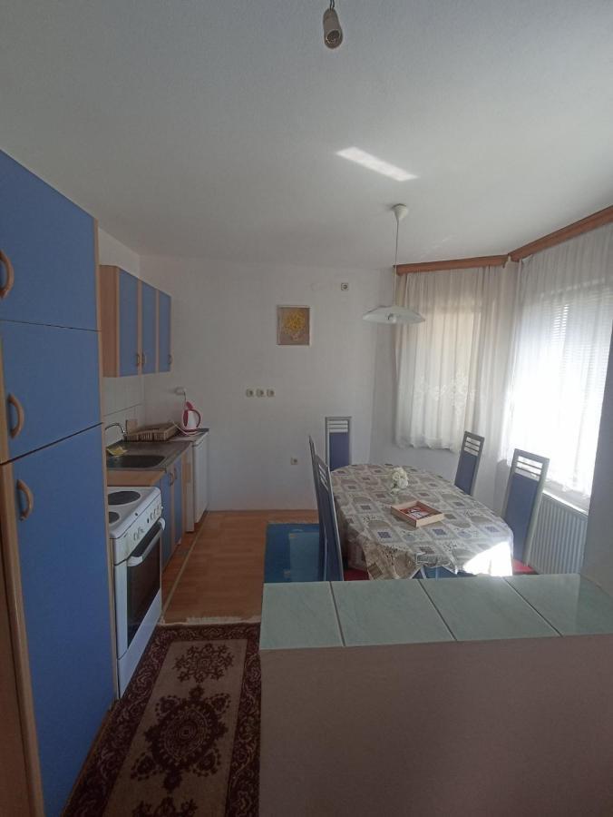 Sleep & Fly - Sarajevo Airport Apartment Eksteriør billede