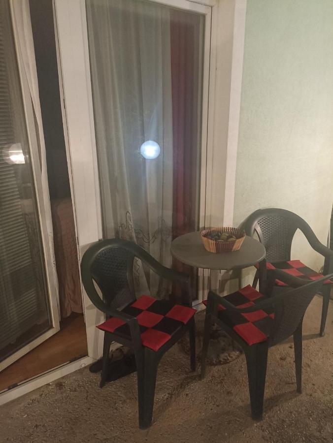 Sleep & Fly - Sarajevo Airport Apartment Eksteriør billede