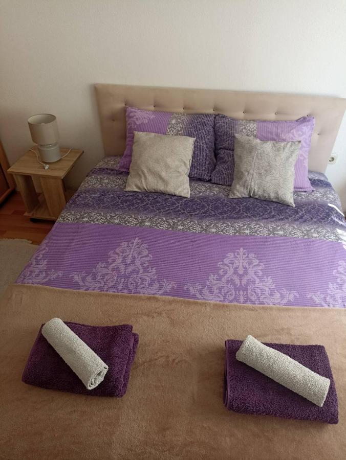 Sleep & Fly - Sarajevo Airport Apartment Eksteriør billede